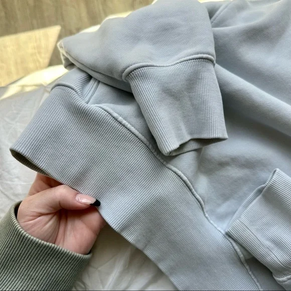 Aritzia TNA Cozy Fleece Boyfriend Boxy Cropped Sweatshirt in Mirror Blue - Picture 6 of 8